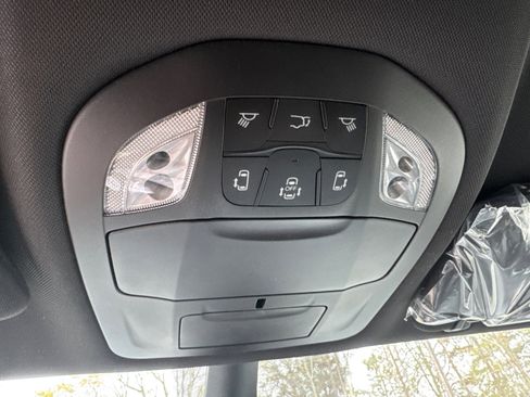 New 2026 Chrysler Pacifica Select image 23