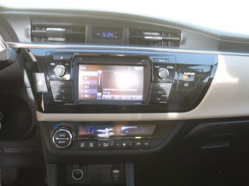 Used 2014 Toyota Corolla LE image 23