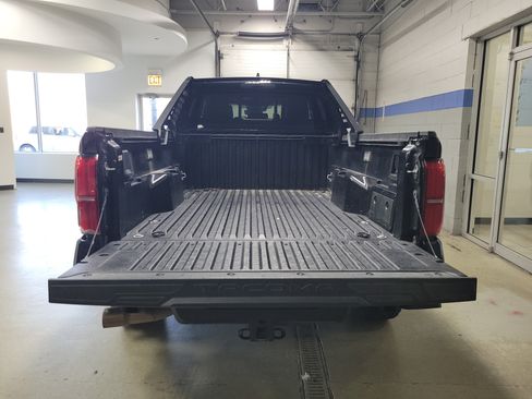 Used 2024 Toyota Tacoma TRD Off-Road w/ TRD Off Road Premium Package AWD/4WD image 8