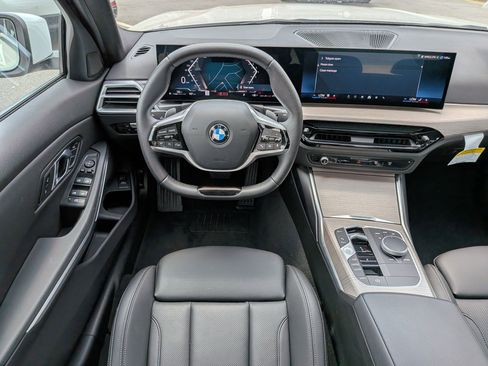 Used 2025 BMW 330i Sedan w/ Convenience Package RWD image 33