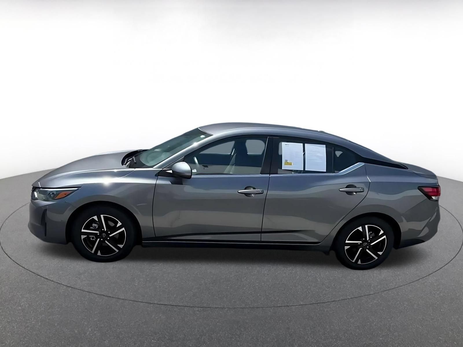 Used 2025 Nissan Sentra SV FWD image 8