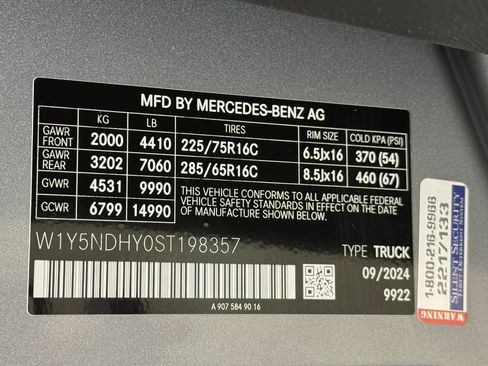 Used 2025 Mercedes-Benz Sprinter 3500 image 36