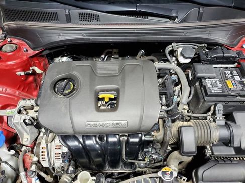 Used 2022 Kia Forte LXS w/ LXS Technology Package image 6