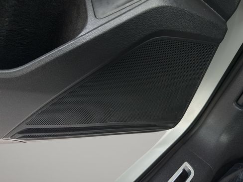 Used 2022 Volkswagen Tiguan SEL R-Line AWD/4WD image 19