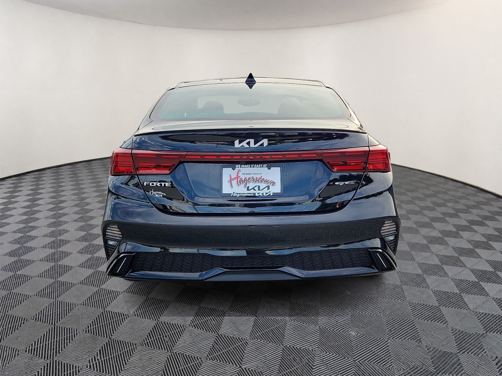 Used 2023 Kia Forte GT-Line w/ GT-Line Technology Package FWD image 5