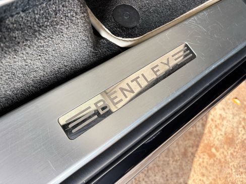 Used 2018 Bentley Bentayga Mulliner image 22