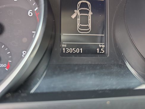 Used 2016 Volkswagen Passat 1.8T SE FWD image 11