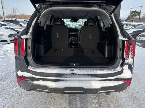 Used 2025 Kia Sorento SX image 7