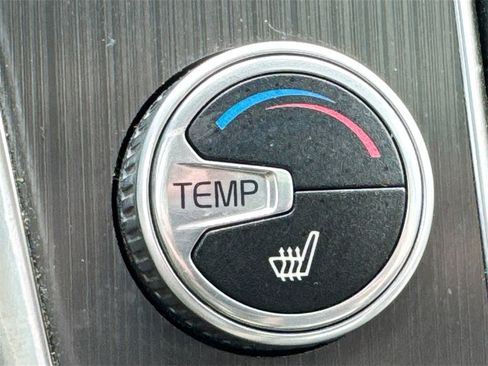 Used 2016 Volvo XC60 T6 w/ Proximity Package image 21