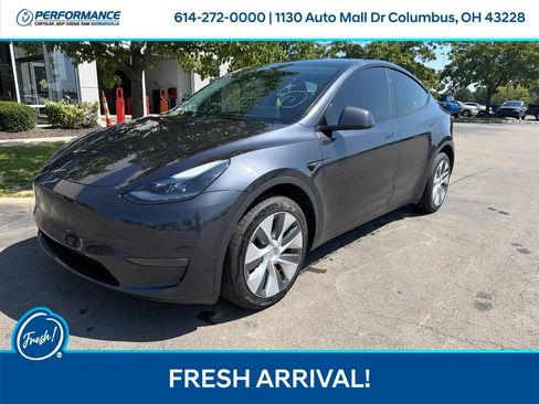 Used 2024 Tesla Model Y Long Range AWD/4WD image 4