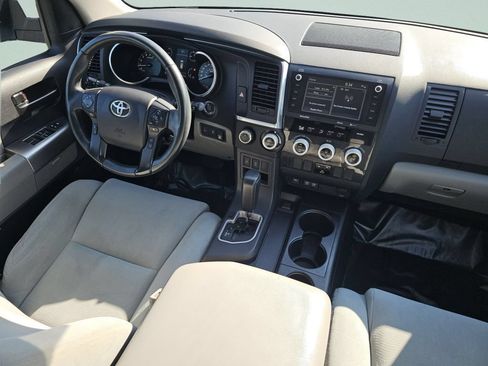 Used 2022 Toyota Sequoia SR5 AWD/4WD image 29