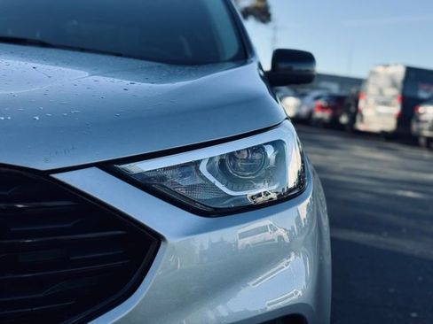 Used 2022 Ford Edge SE w/ Black Appearance Package image 8