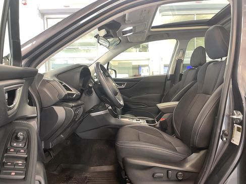 Used 2023 Subaru Forester Premium image 5