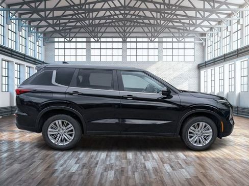 Used 2024 Mitsubishi Outlander ES FWD image 3