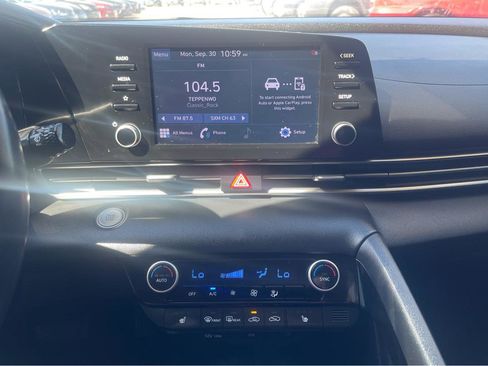 Used 2021 Hyundai Elantra SEL w/ Convenience + Premium Package FWD image 18