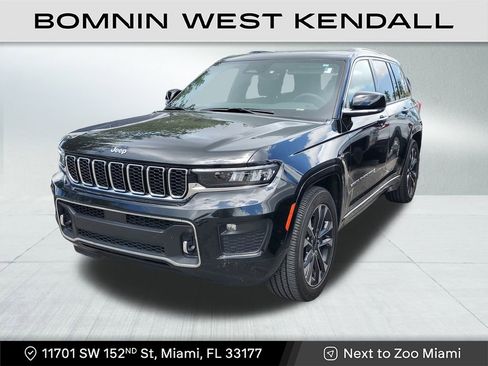 Used 2023 Jeep Grand Cherokee Overland image 3