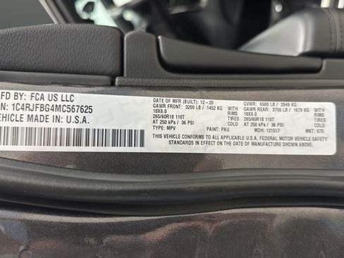 Used 2021 Jeep Grand Cherokee Limited w/ Premium Lighting Group AWD/4WD image 31