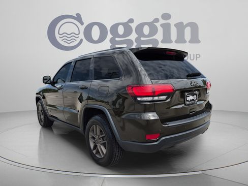 Used 2017 Jeep Grand Cherokee Laredo 75th Anniversary RWD image 4
