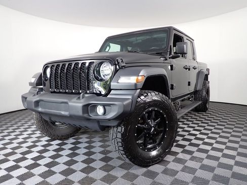 Used 2020 Jeep Gladiator Sport w/ Quick Order Package 24S AWD/4WD image 2