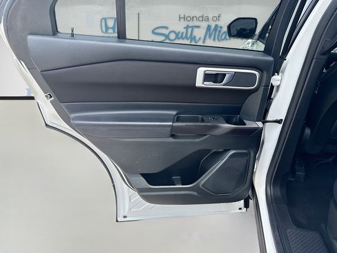 Used 2020 Ford Explorer XLT RWD image 25
