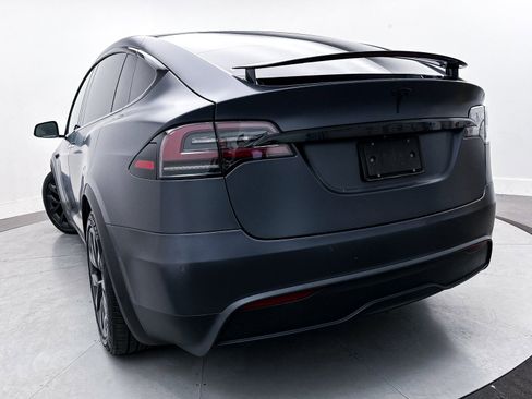 Used 2022 Tesla Model X image 9