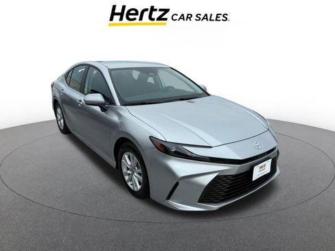 Used 2025 Toyota Camry LE image 1