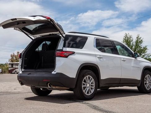 Used 2023 Chevrolet Traverse LT AWD/4WD image 5