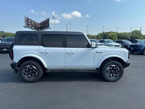 Used 2023 Ford Bronco Outer Banks AWD/4WD image 13