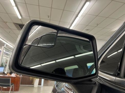 Used 2019 GMC Sierra 1500 SLE w/ SLE Value Package AWD/4WD image 40