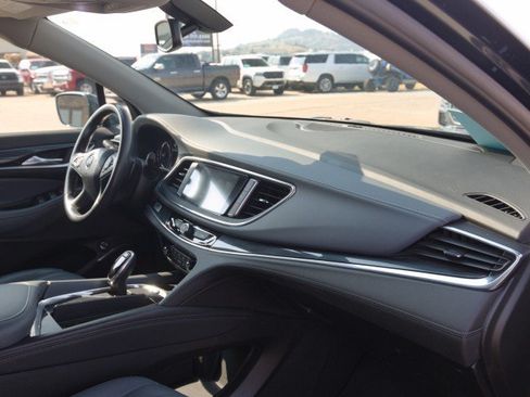 Used 2019 Buick Enclave Essence AWD/4WD image 35