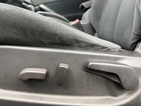 Used 2010 Nissan Altima 2.5 S w/ Premium Pkg image 13