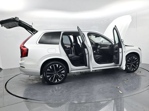 Used 2025 Volvo XC90 B5 Plus AWD/4WD image 66