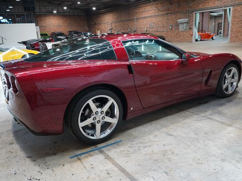 Used 2007 Chevrolet Corvette Coupe w/ Preferred Equipment Group image 17