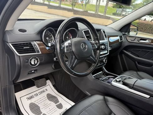 Used 2015 Mercedes-Benz GL 450 4MATIC image 19