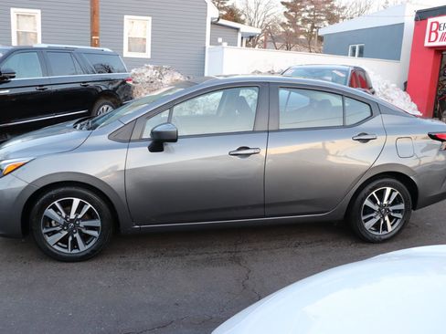 Used 2024 Nissan Versa SV image 2