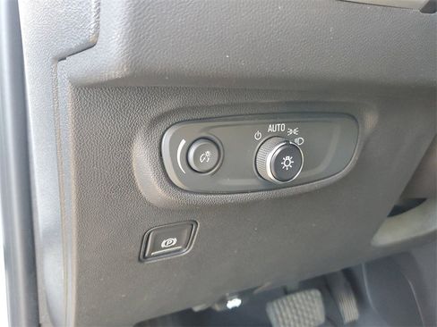 Used 2022 GMC Terrain SLE w/ LPO, Floor Liner Package image 22