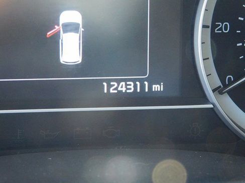 Used 2019 Kia Niro S Touring image 23