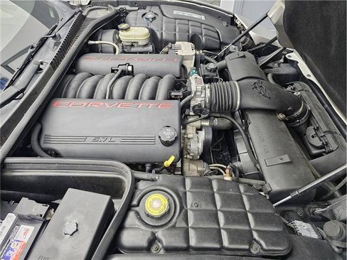 Used 2004 Chevrolet Corvette Coupe w/ Preferred Equipment Group RWD image 14