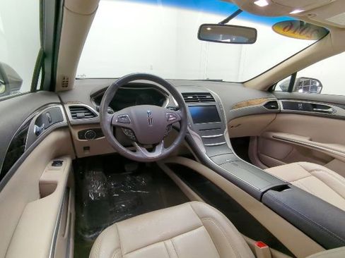 Used 2016 Lincoln MKZ image 28