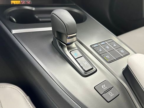 New 2026 Lexus UX 300h AWD image 25