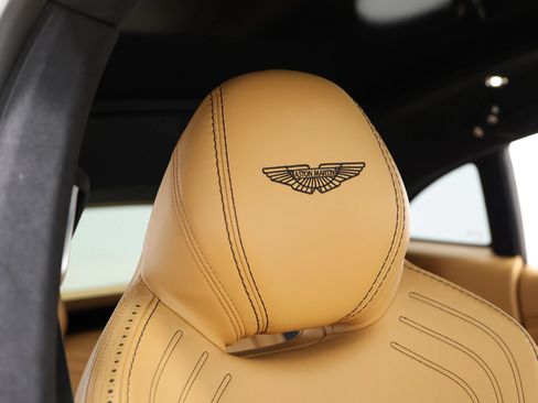 Used 2021 Aston Martin DBX AWD/4WD image 98