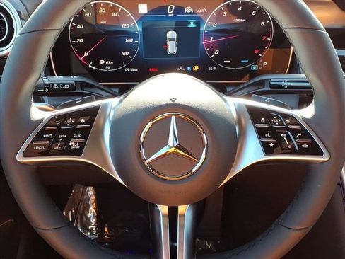 New 2026 Mercedes-Benz GLC 300 image 8