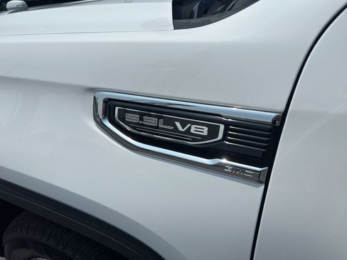 Used 2025 GMC Sierra 1500 SLT image 9