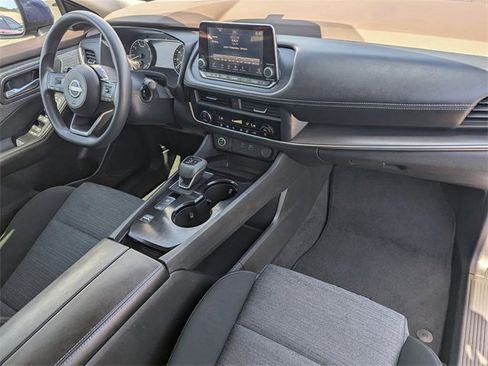 Used 2023 Nissan Rogue SV image 12