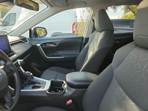 Used 2023 Toyota RAV4 XLE image 18