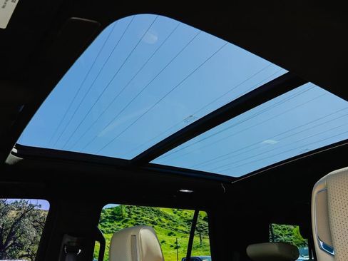 Certified 2021 Cadillac Escalade Premium Luxury image 15