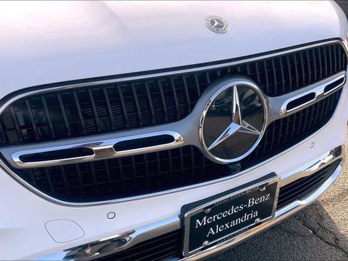 Used 2025 Mercedes-Benz GLC 300 4MATIC image 27