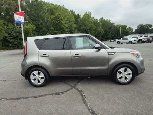 Used 2016 Kia Soul image 10