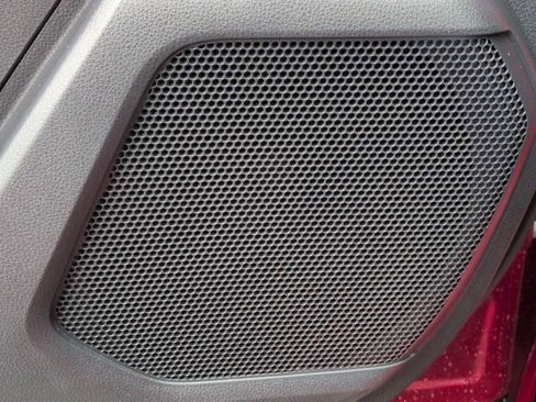 Used 2022 Toyota Highlander LE AWD/4WD image 29