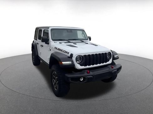 Used 2025 Jeep Wrangler Unlimited Rubicon AWD/4WD image 3